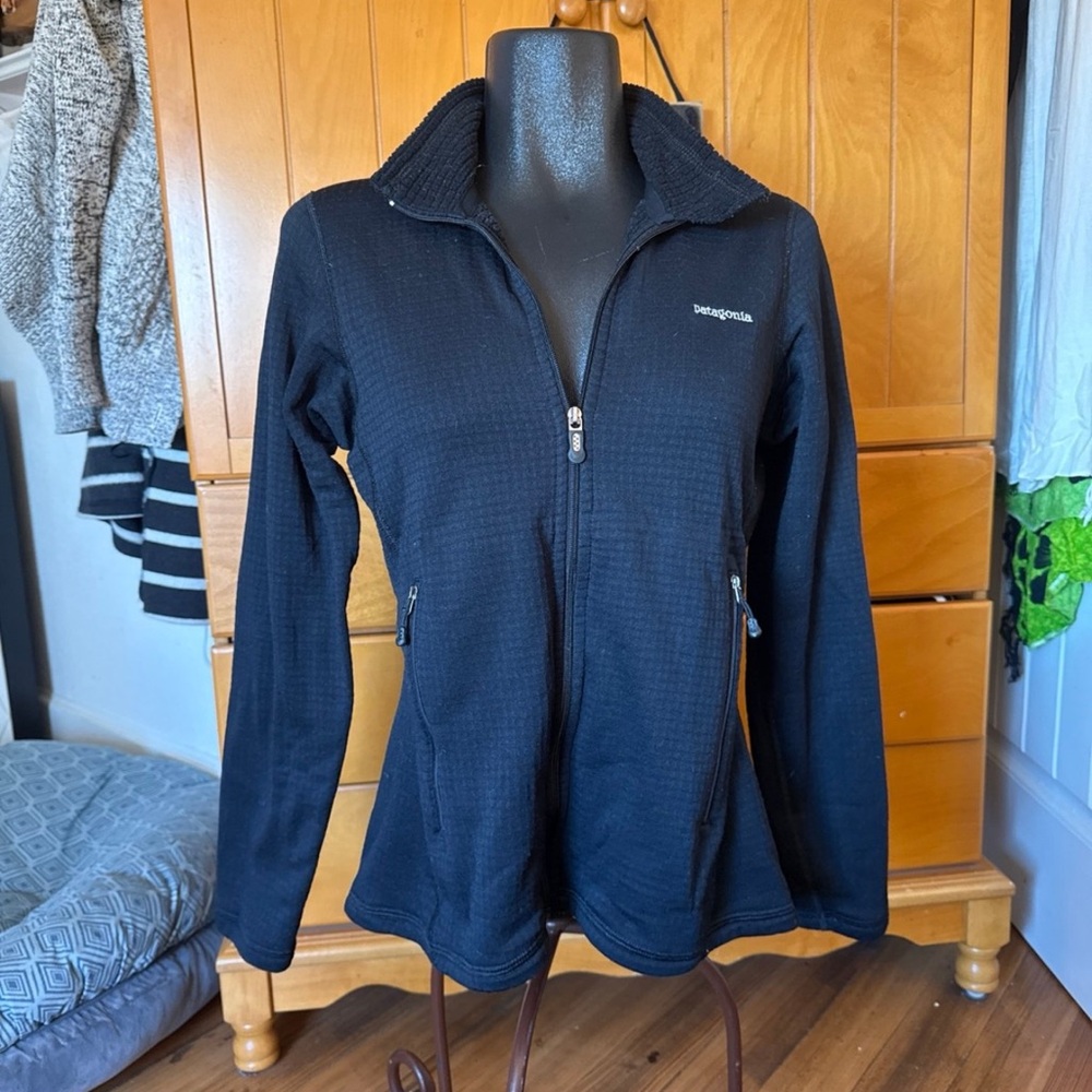 Patagonia Black Full Zip Fleece Jacket — Warm Outdoor Layer, Size M